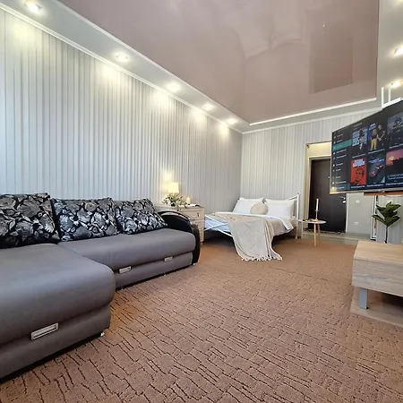 Alex Apartments: Садовий Cozy Stay with 24/7 Self Check-In Poltava Exterior photo