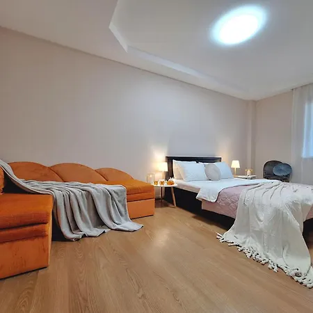 Alex Apartments: Садовий Cozy Stay with 24/7 Self Check-In Poltava Exterior photo