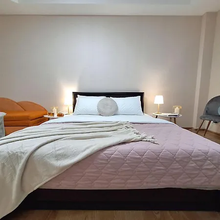 Alex Apartments: Садовий Cozy Stay with 24/7 Self Check-In Poltava Exterior photo
