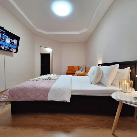 Alex Apartments: Садовий Cozy Stay with 24/7 Self Check-In Poltava Exterior photo