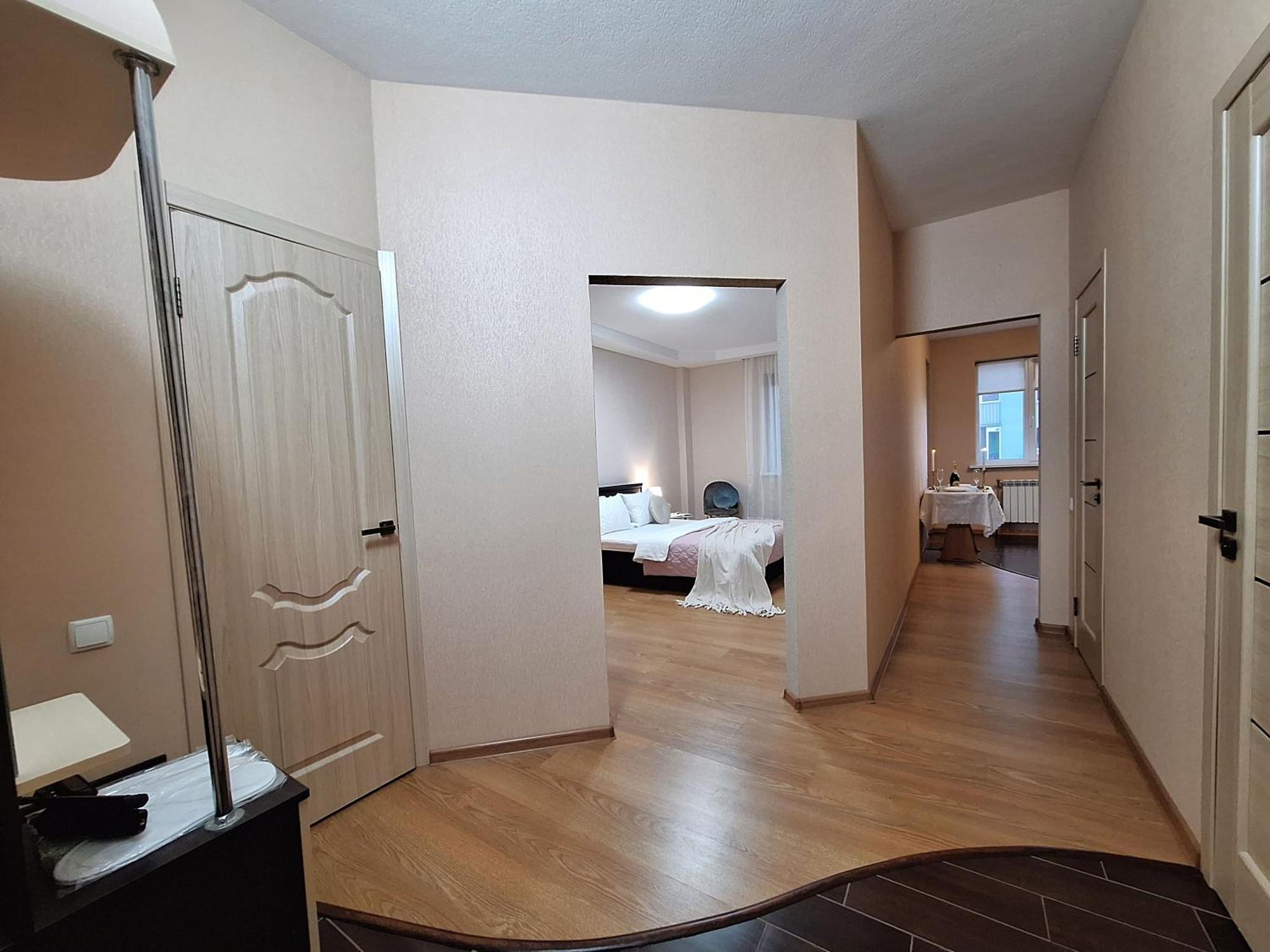 Apartment Alex Apartments: садовий Cozy With 24/7 Self Check-in Poltava