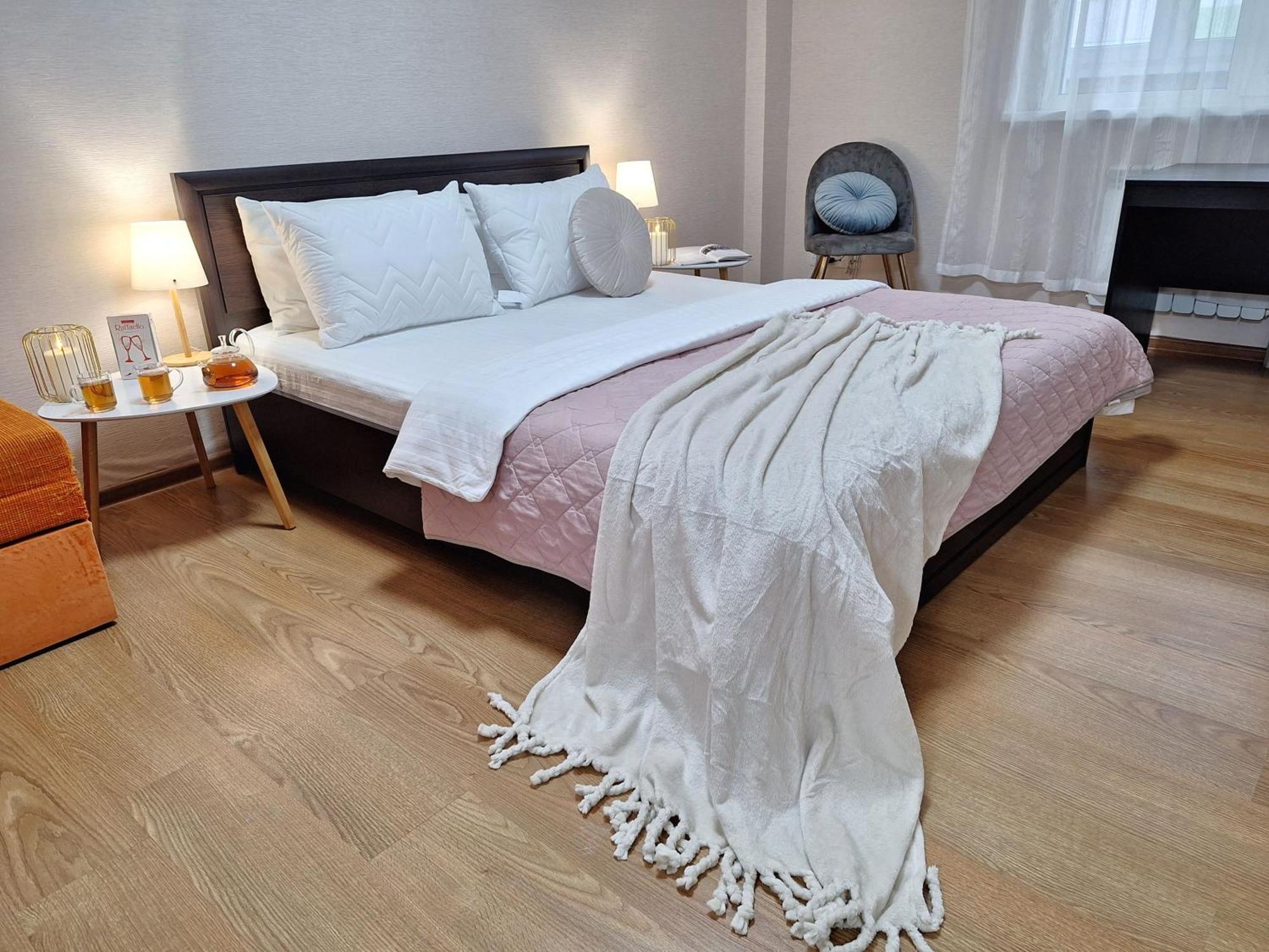 Alex Apartments: садовий Cozy With 24/7 Self Check-in