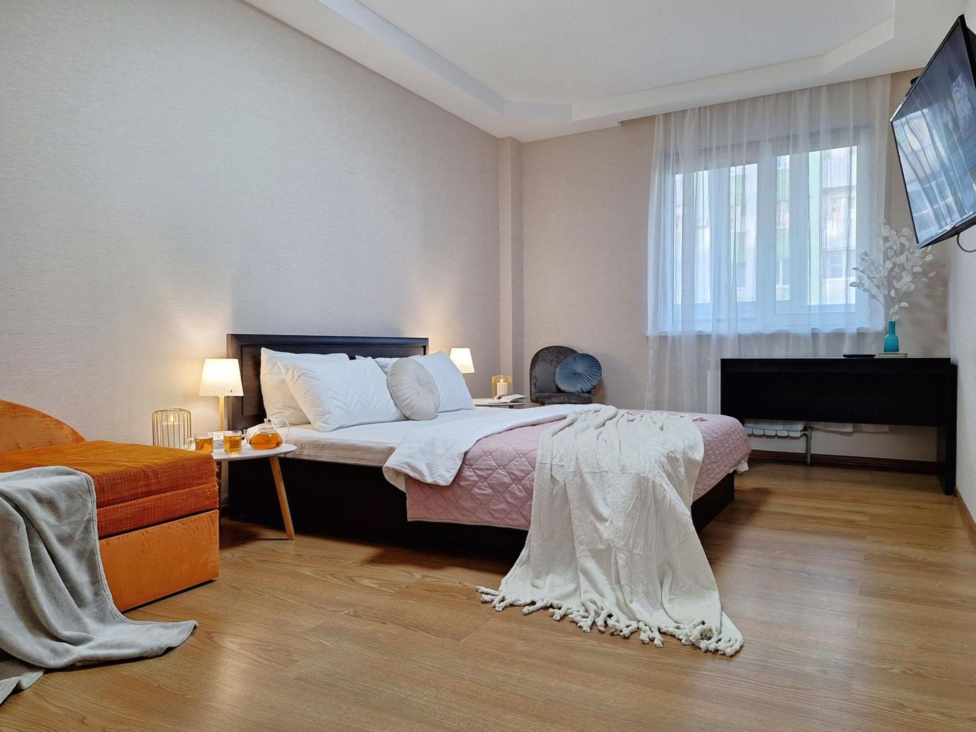 Alex Apartments: садовий Cozy With 24/7 Self Check-in * Poltava