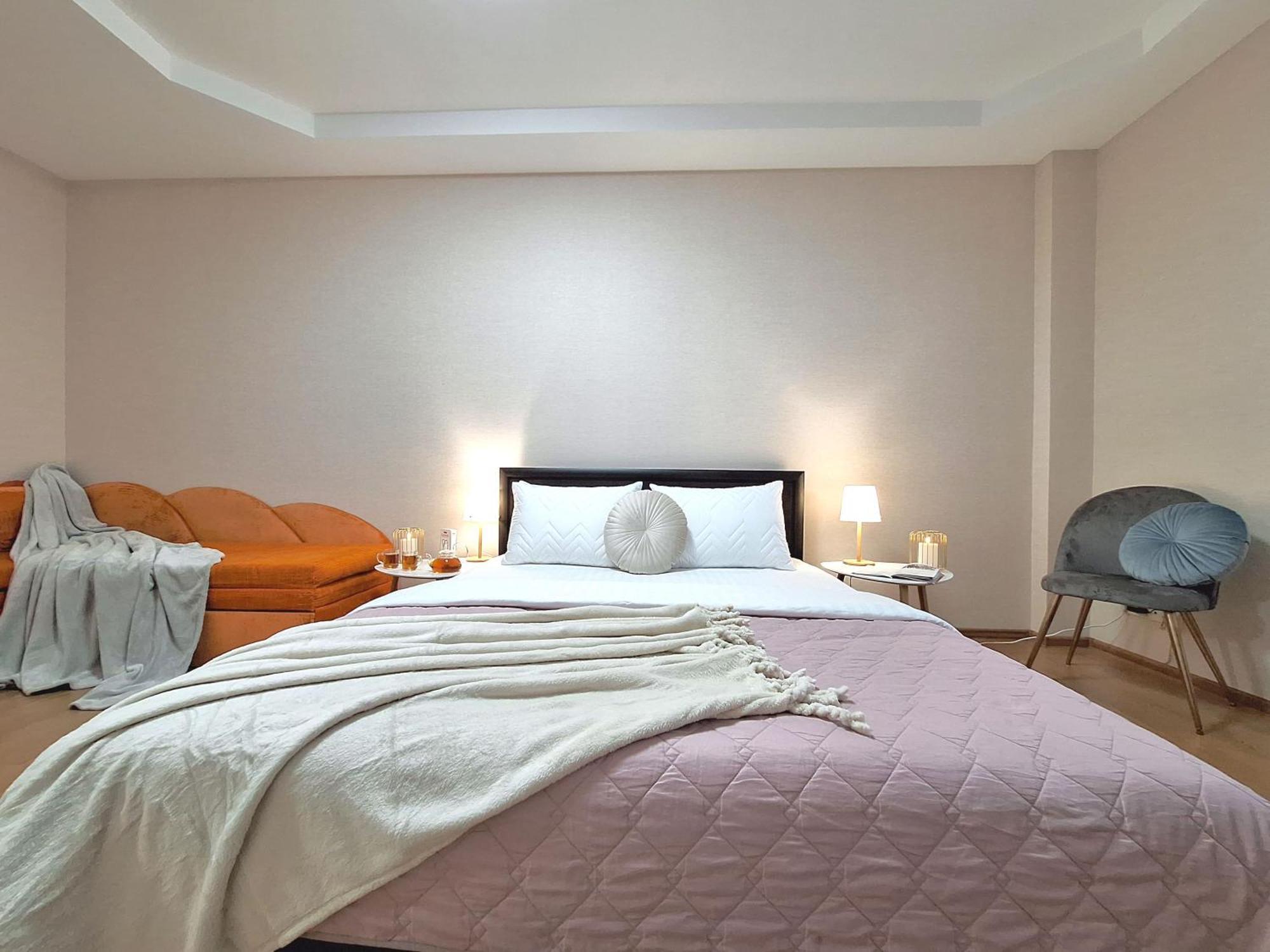 Apartment Alex Apartments: садовий Cozy With 24/7 Self Check-in Poltava